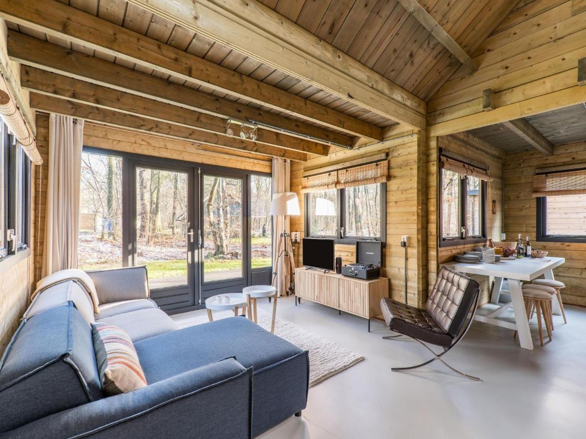 Cosy Wooden House Amid Woods In Soesterberg Utrecht Dış mekan fotoğraf