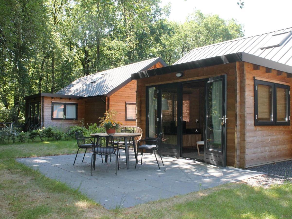 Cosy Wooden House Amid Woods In Soesterberg Utrecht Dış mekan fotoğraf